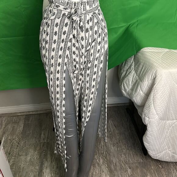 2 piece Off or On Shoulder Top& Waist Tie Open Leg Harem Pants for Women Small - Picture 13 of 14